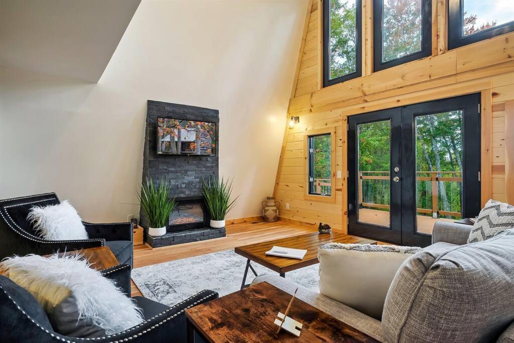 Secluded Mtn View New! 10 Mins To Gatlinburg Or Park Villa Exterior photo